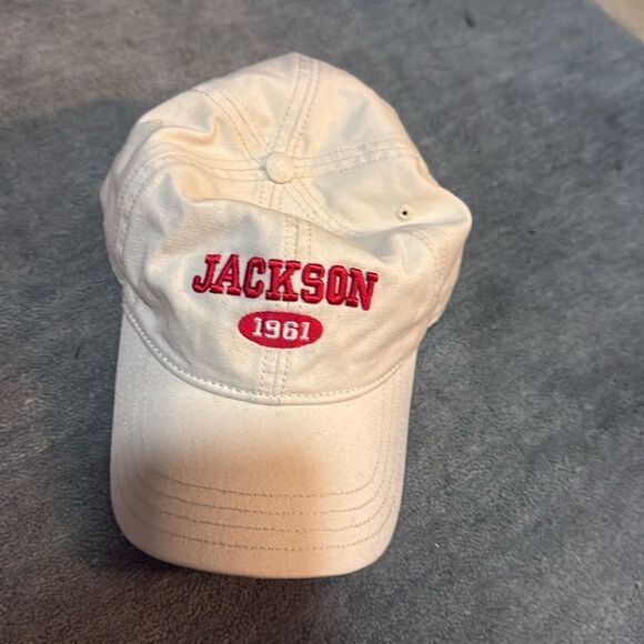 Cream Colored Baseball Hat - Like NEW - Red Writing - Jackson Hat - Adjustable - Picture 1 of 3